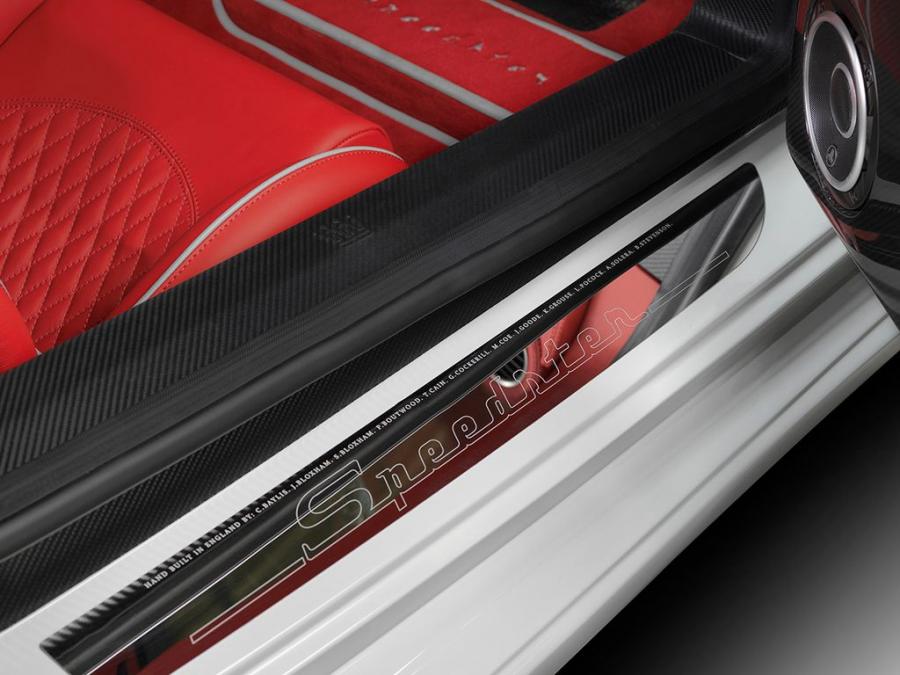 Детали интерьера Noble M600 Speedster 2015 года  (фото 6 из 7)